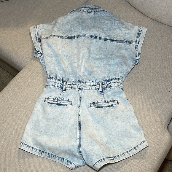 Blank NYC Acid Wash Romper Size XS - Picture 4 of 4